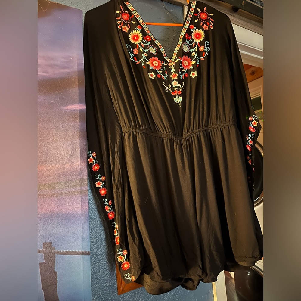 ✨Floral Embroidered Jumper✨